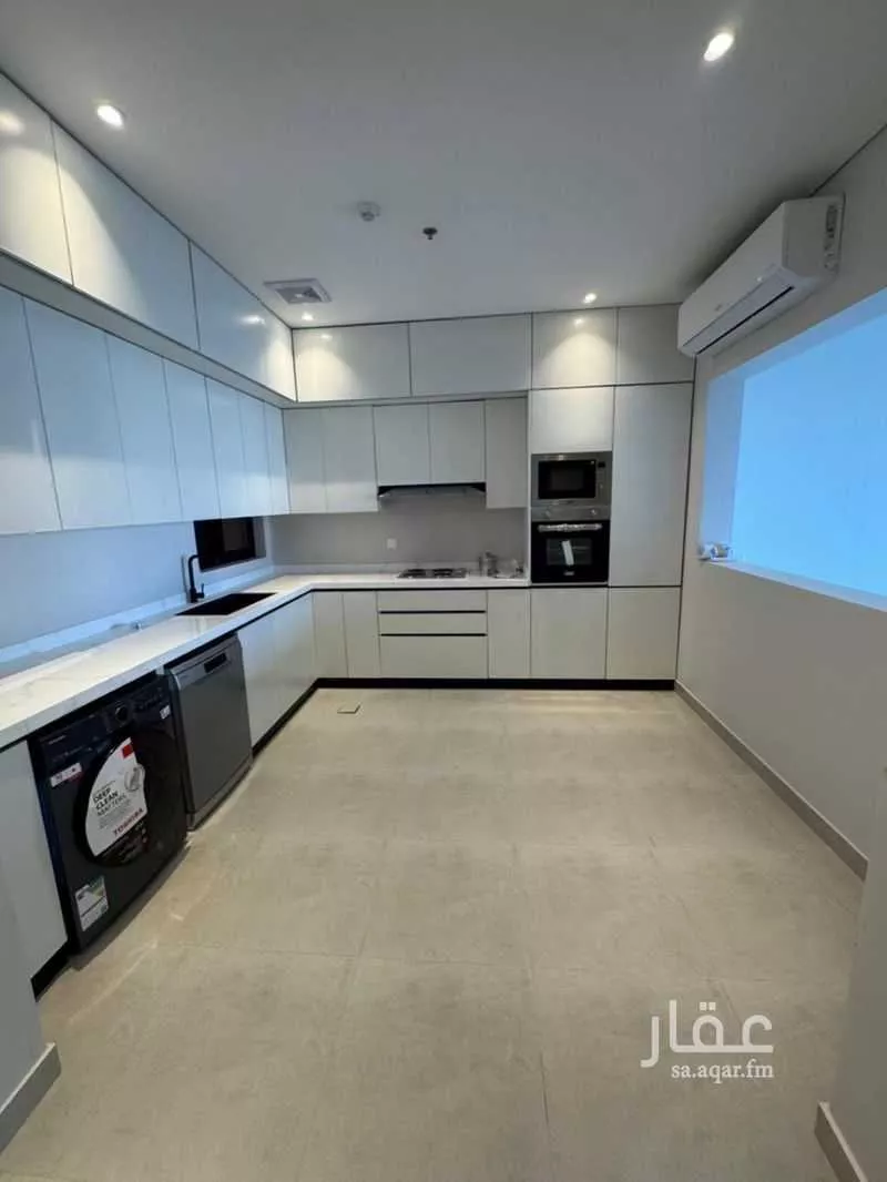 4 bedroom apartment in Ar Rakah Al Janubiyah 4