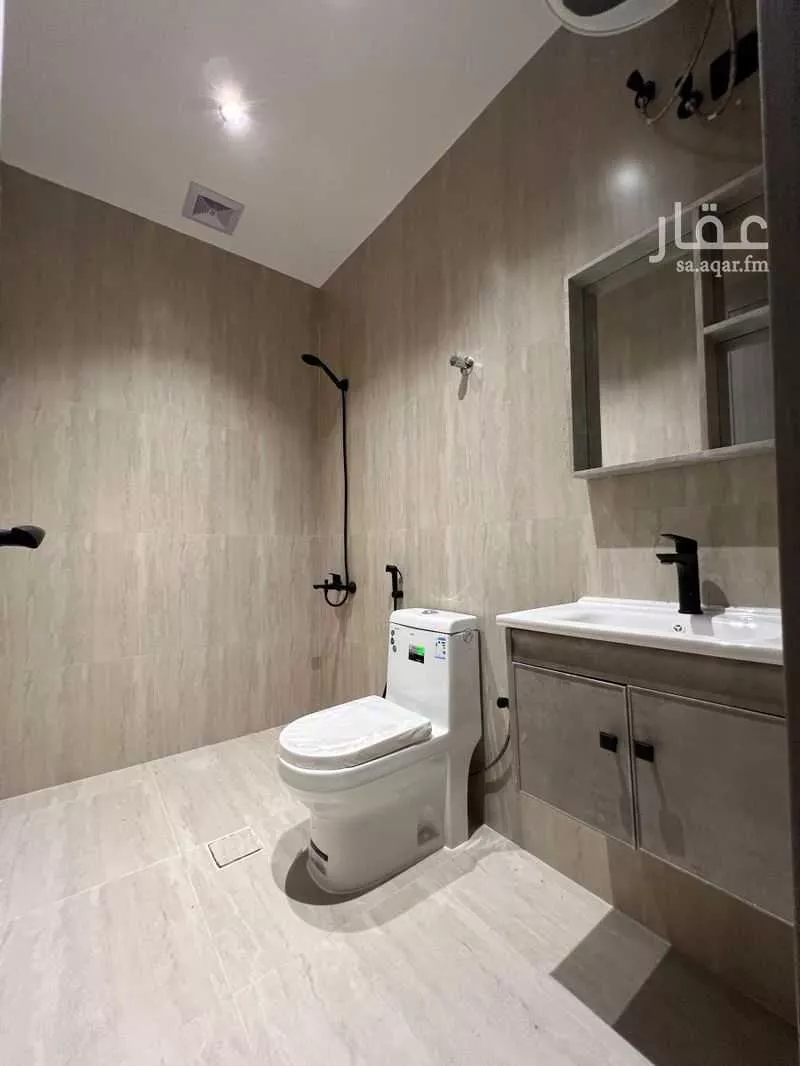 5 bedroom apartment in Al Hamra 4