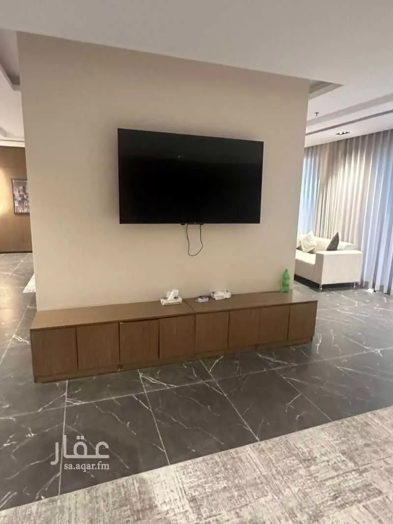 5 bedroom apartment in Al Hamra 9