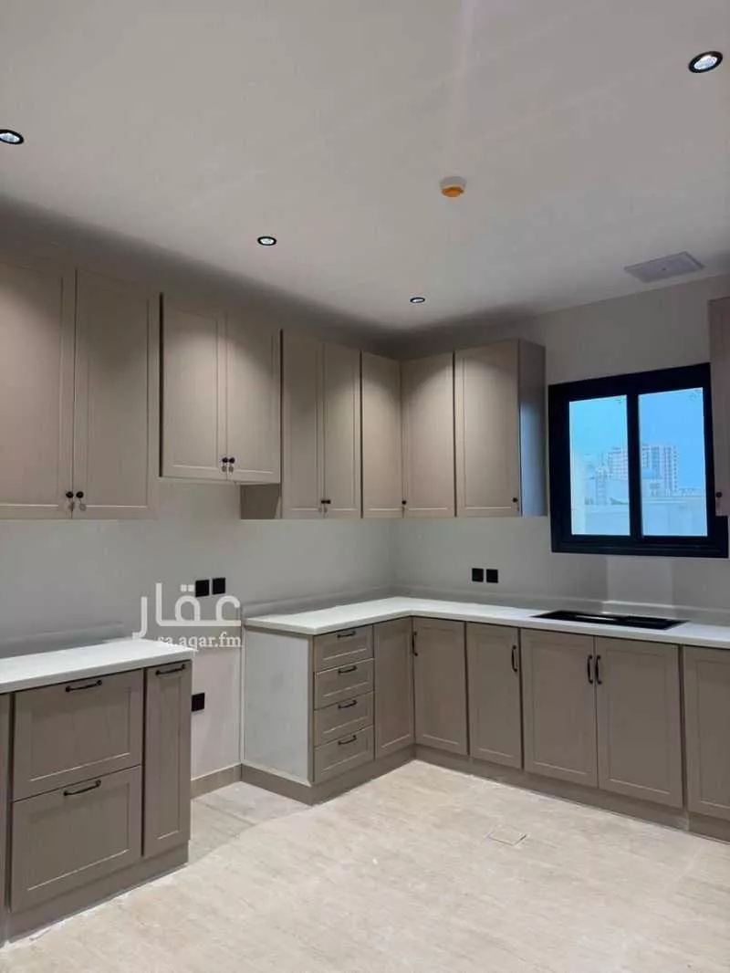 4 bedroom apartment in Al Hamra 14