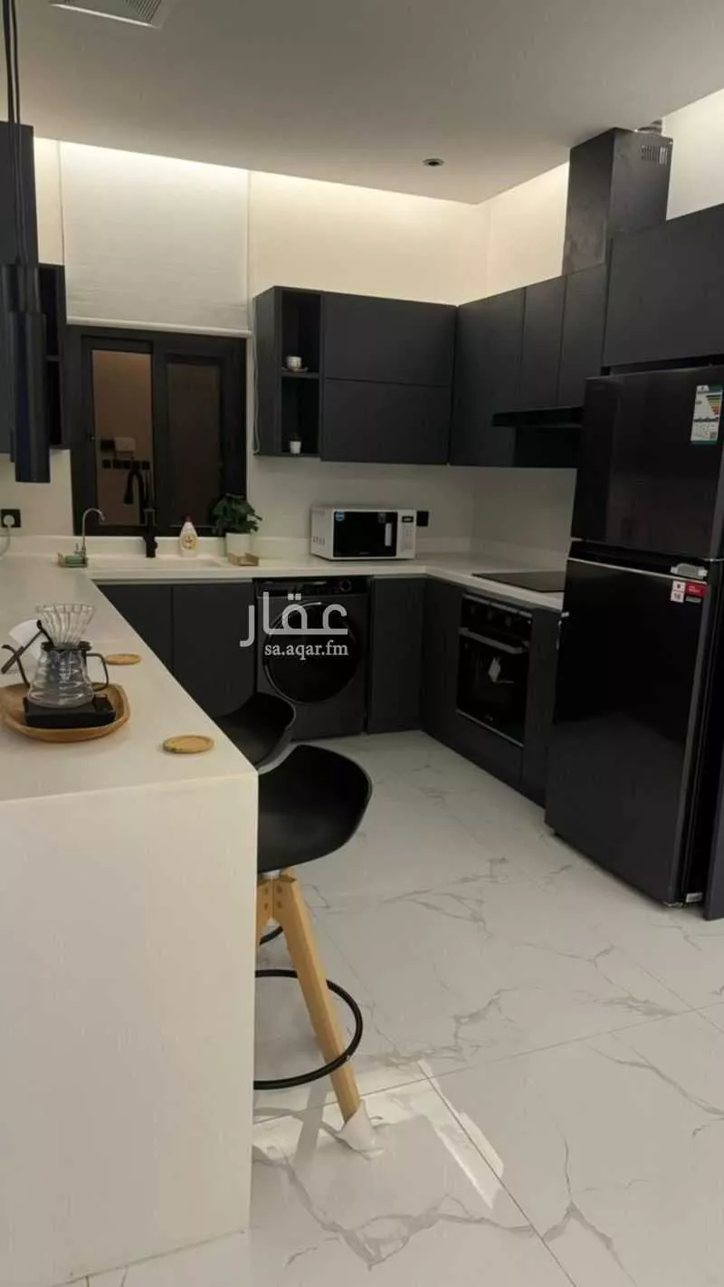 شقة 3 غرف في الحمرا 8