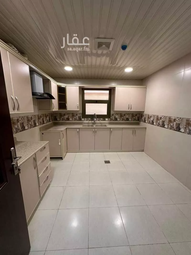 شقة 3 غرف في الحمرا 6