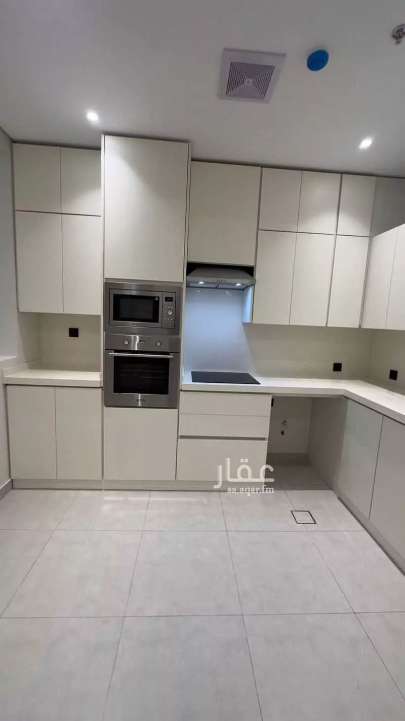 3 bedroom apartment in Al Bahr 8
