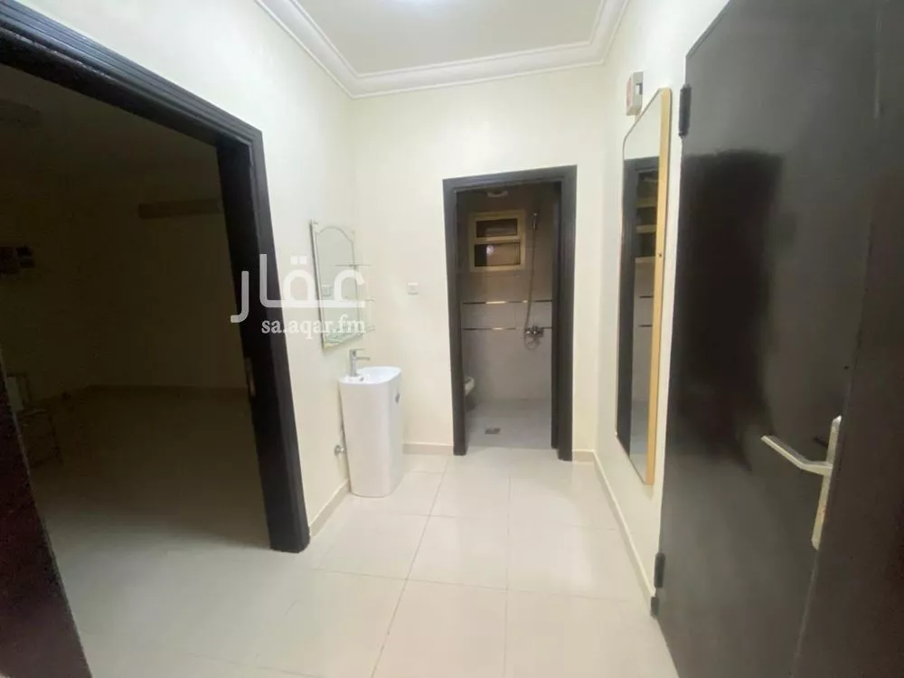 3 bedroom floor in Al Munsiyah 4