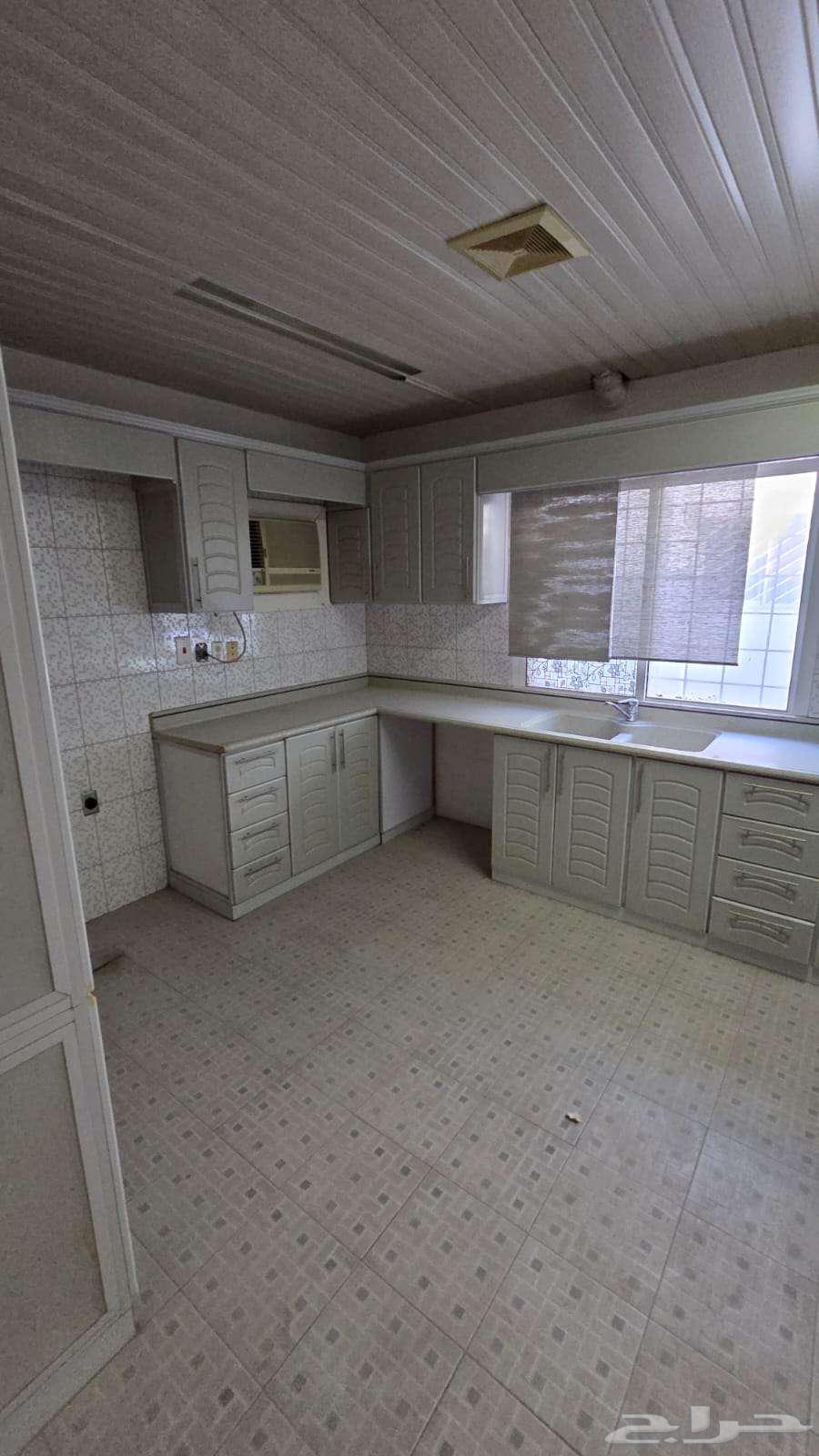 8 bedroom villa in Badr, Eastern Province 8