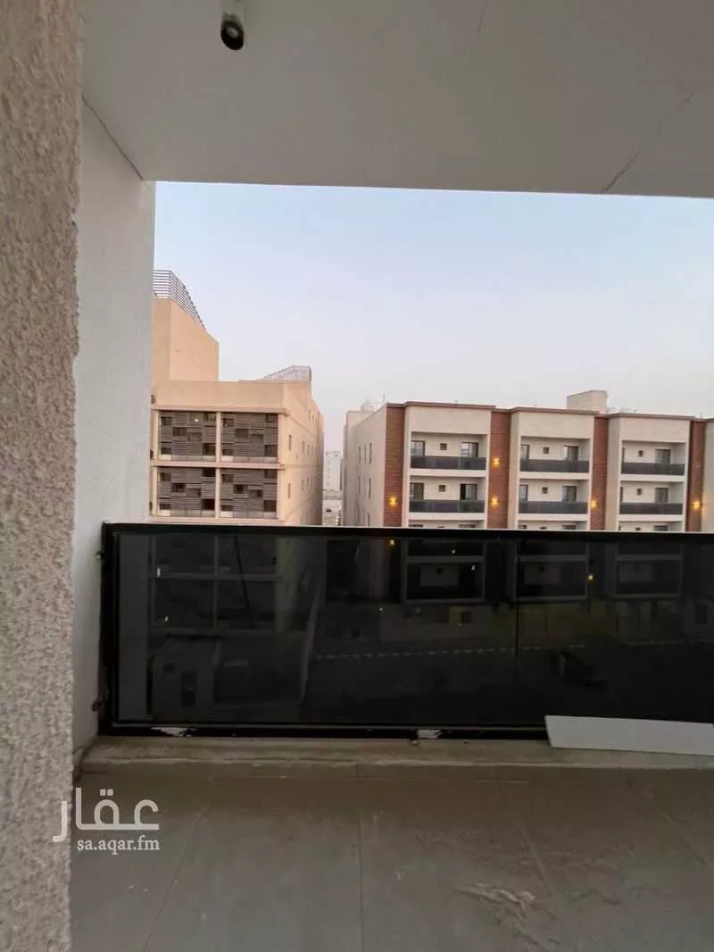 شقة 5 غرف في الحمرا 8