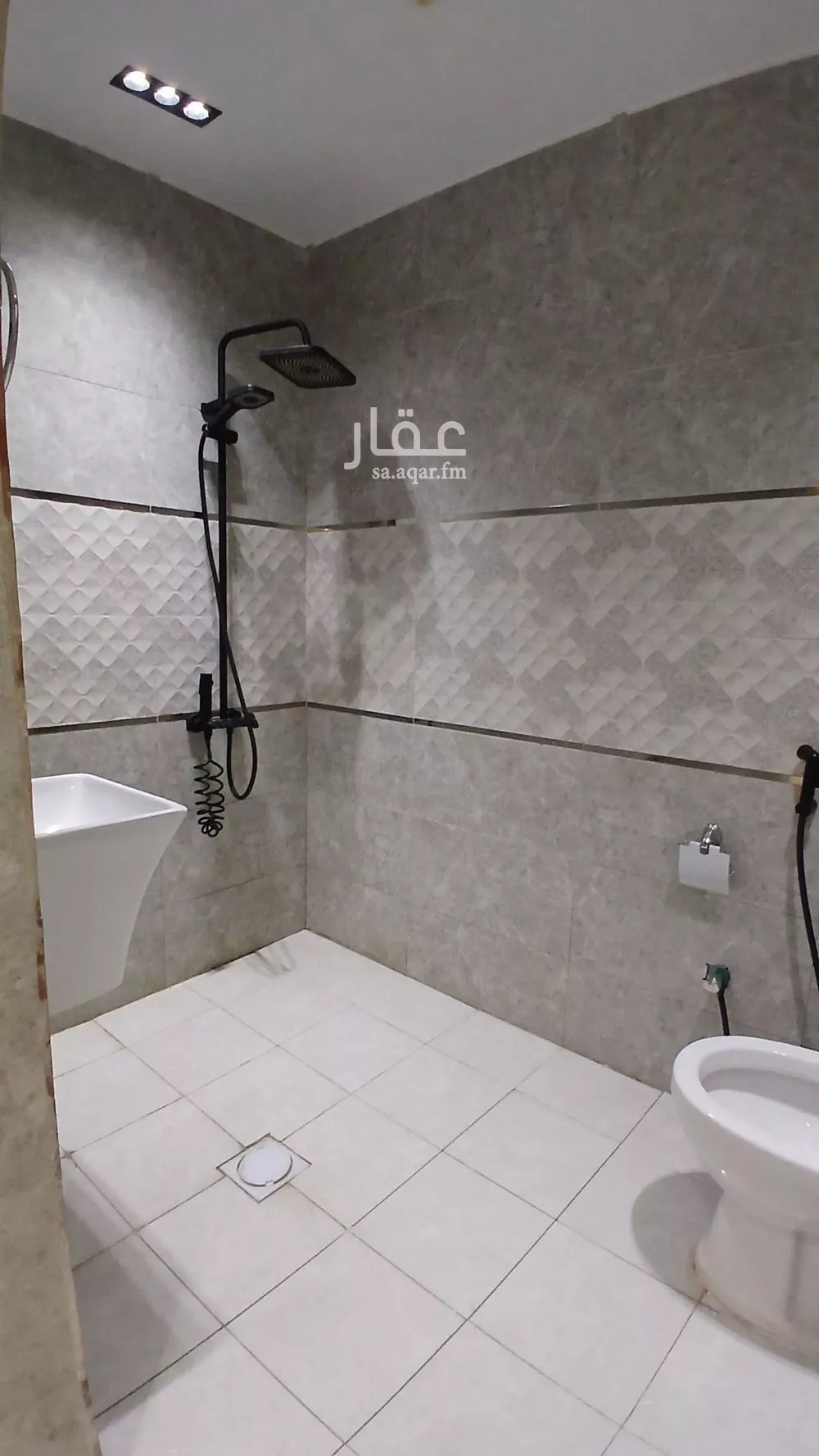 شقة 1 غرف في الملقا 3