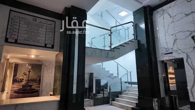 محل 343 م² في البلد 3