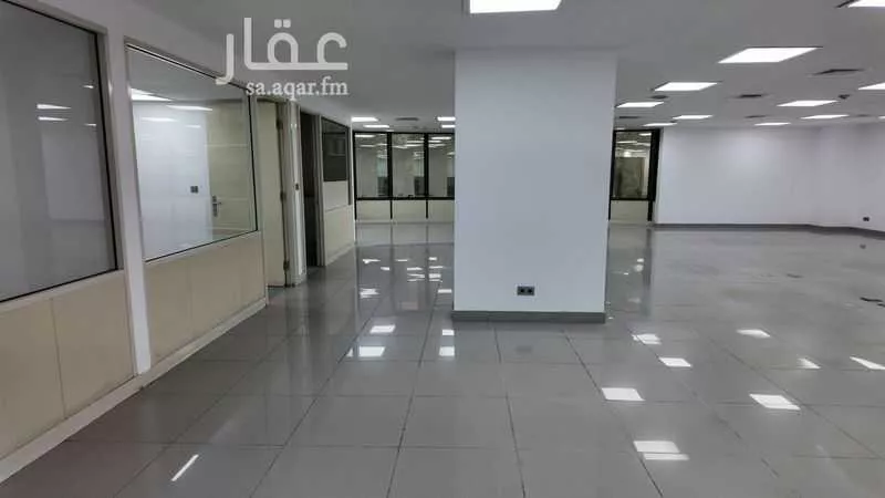 محل 343 م² في البلد 9
