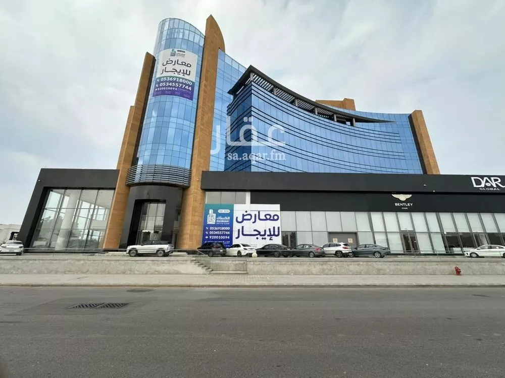 6005 sqm shop in Al Shati 3
