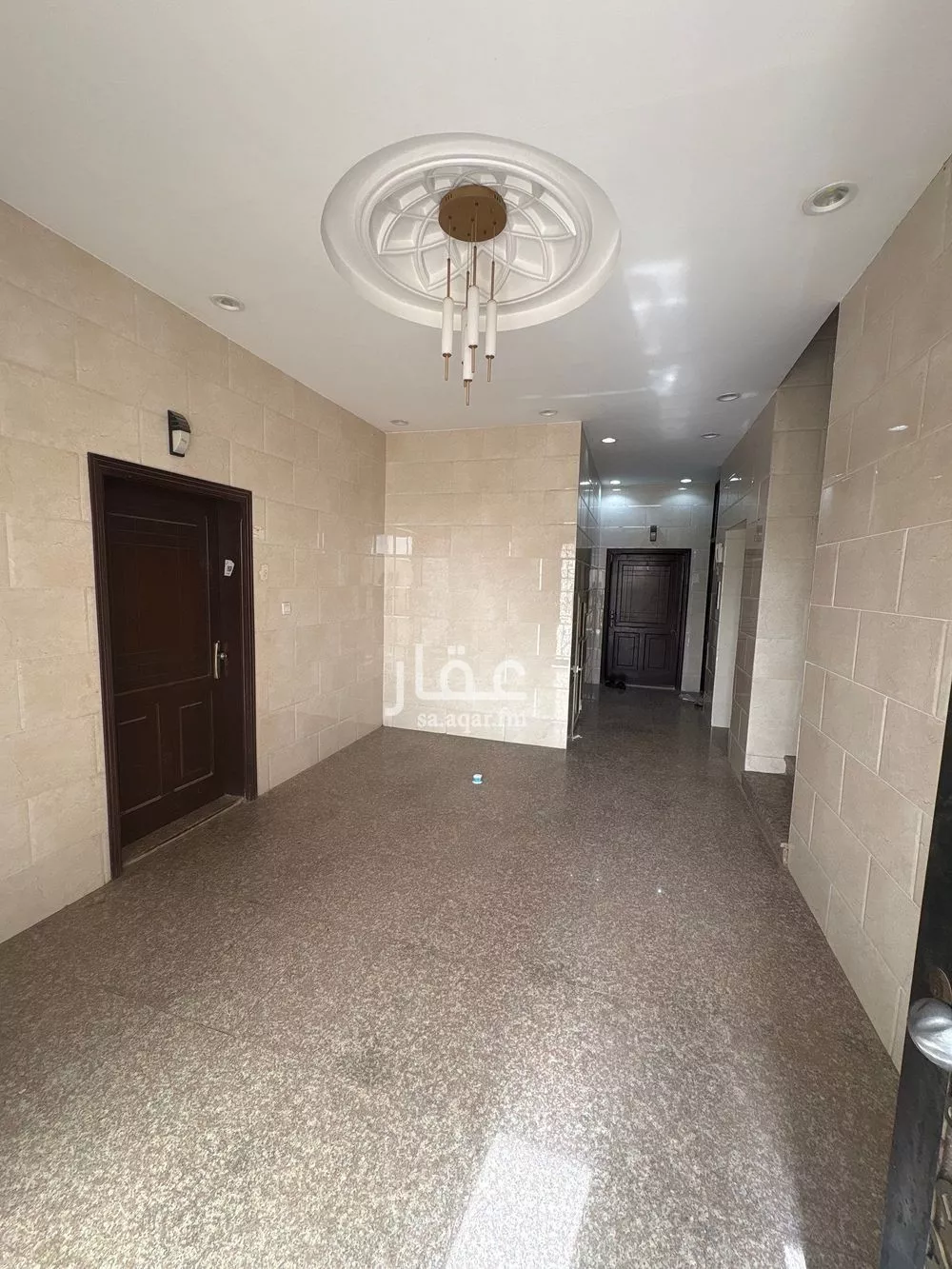 عمارة 630 م² في الصالحية 8