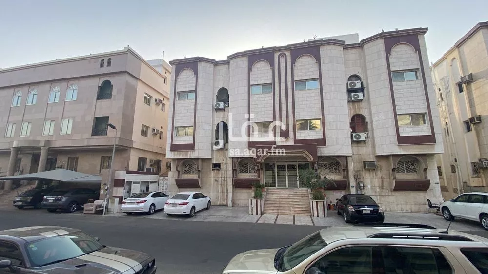 800 sqm building in Al Faisaliyyah 2