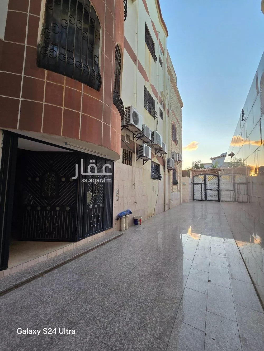 عمارة 675 م² في السامر 5