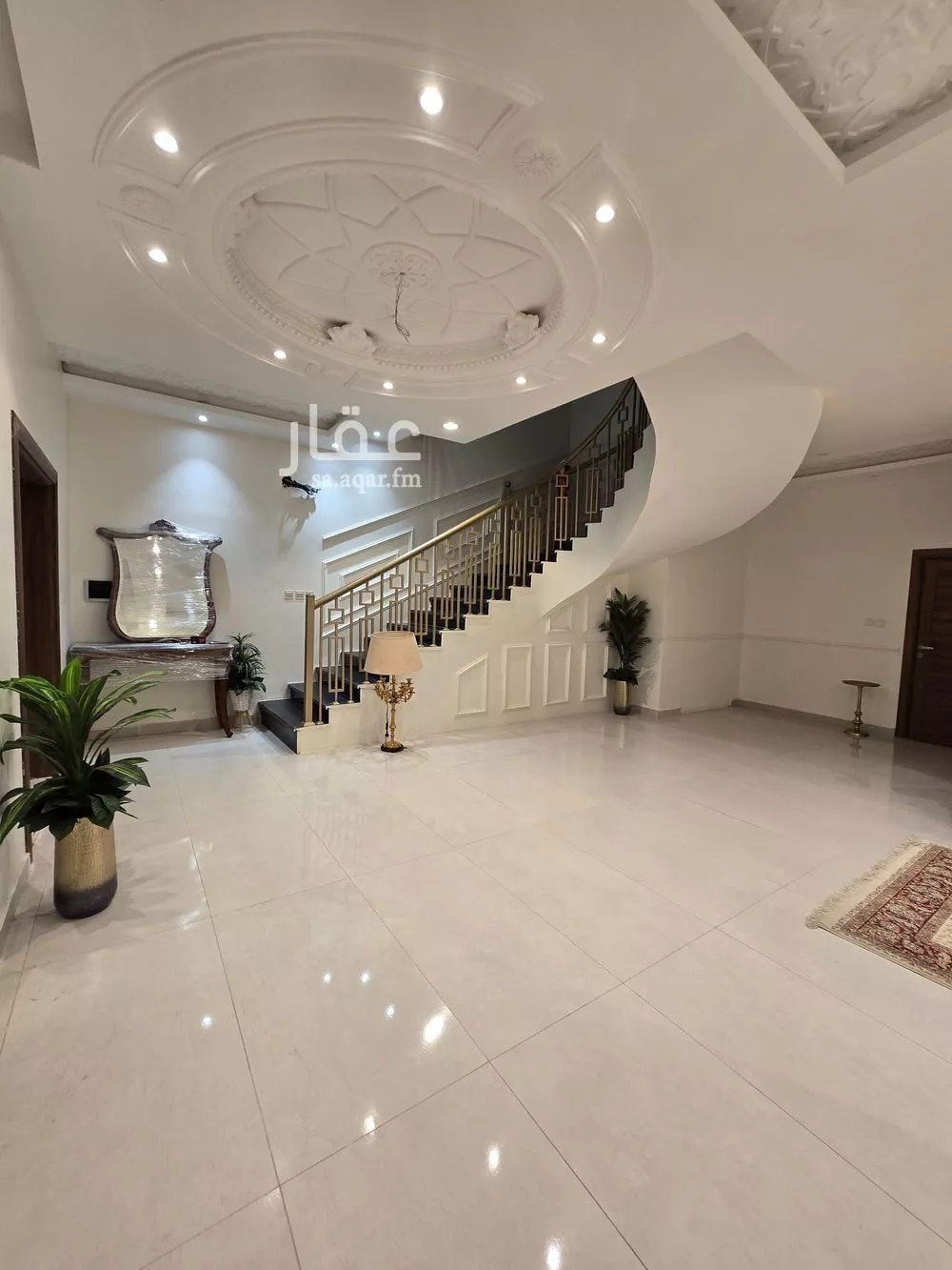 عمارة 827 م² في الشراع 3