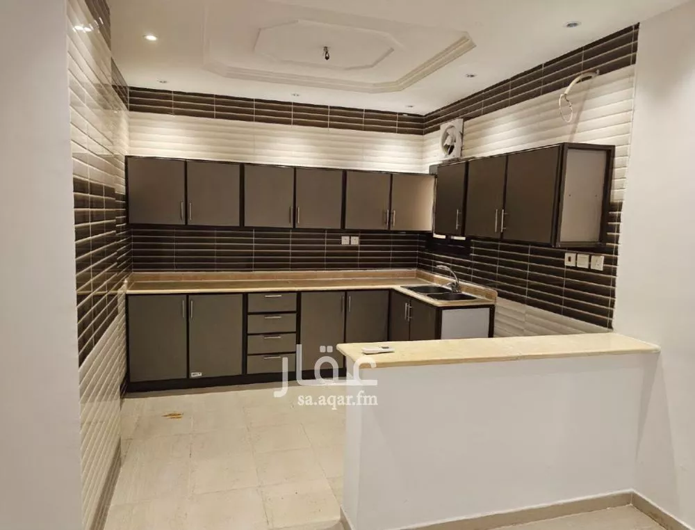 عمارة 1232 م² في المحمدية 5