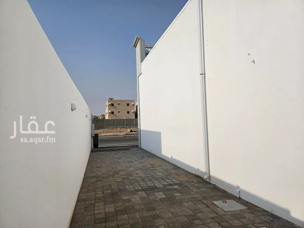 77 sqm shop in Taibah 3