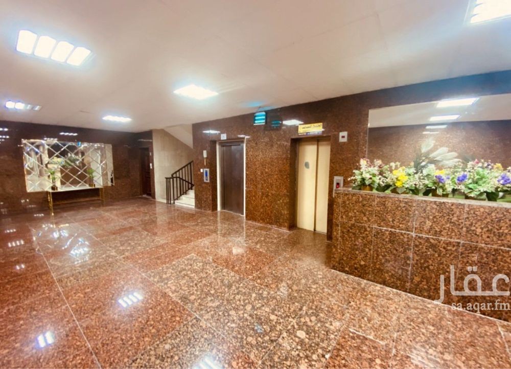 4 bedroom building in Al Sharafiyah, Jeddah 5
