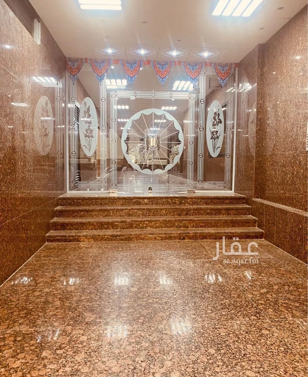 عمارة 534 م² في الشرفية 8