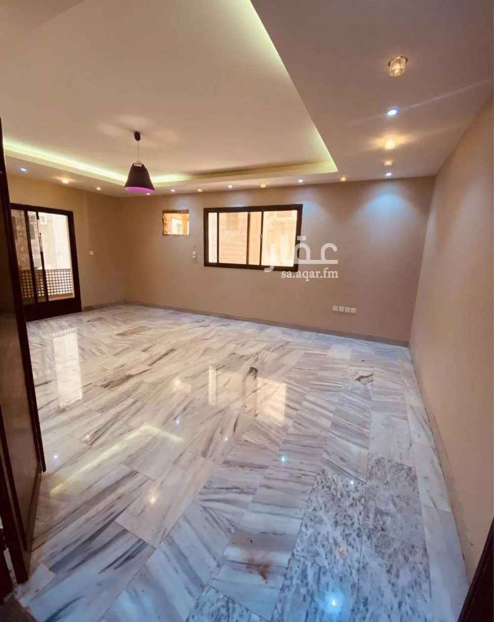 عمارة 534 م² في الشرفية 10