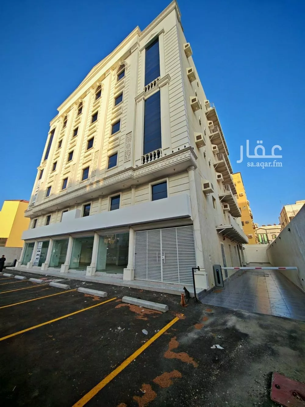 عمارة 1200 م² في الصفا 7