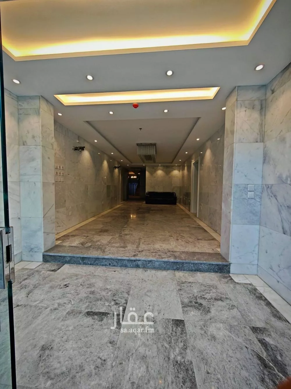 عمارة 1200 م² في الصفا 8