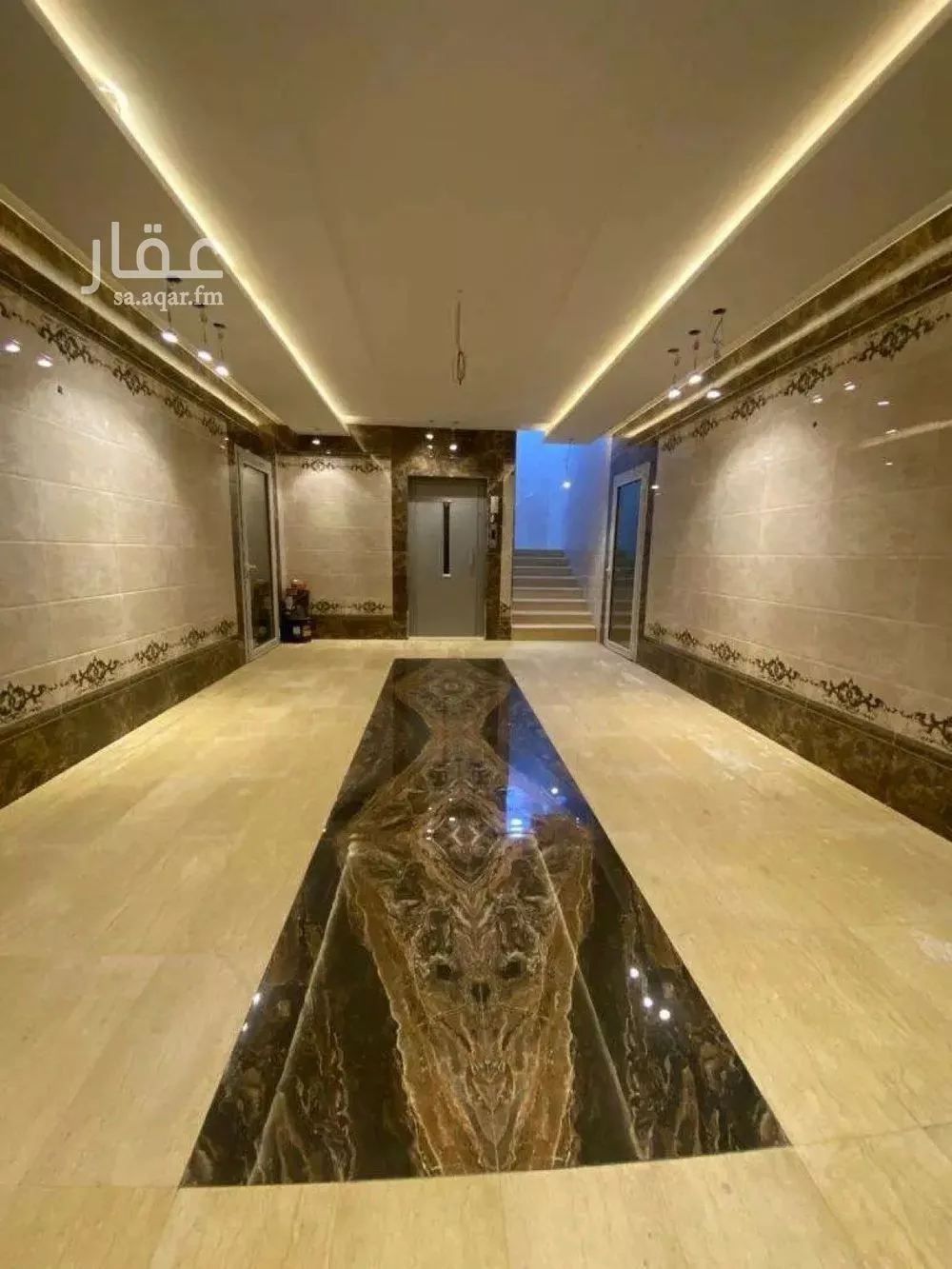 عمارة 650 م² في الريان 7