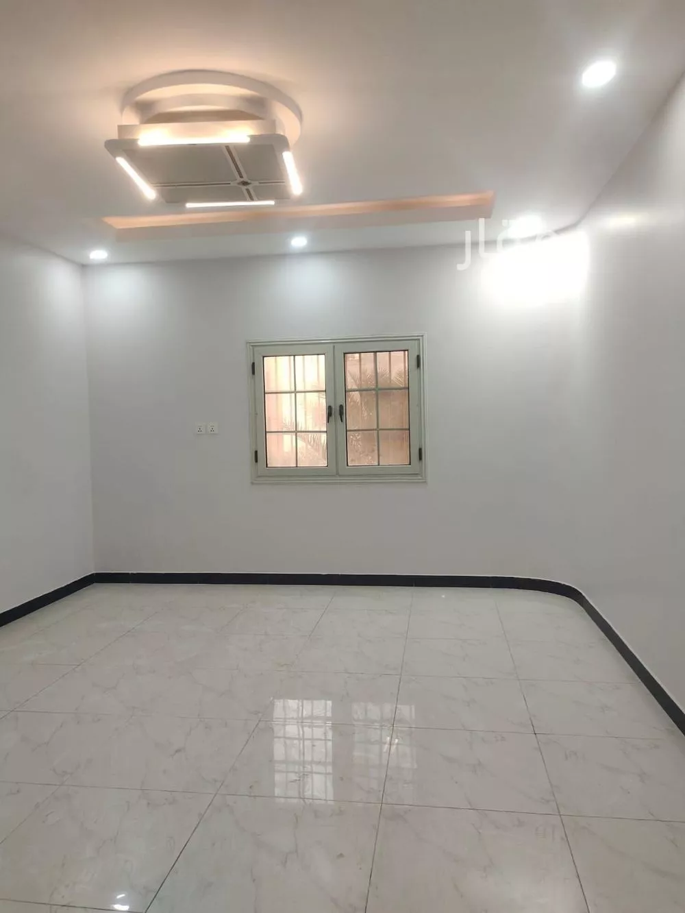 عمارة 654 م² في المروة 18