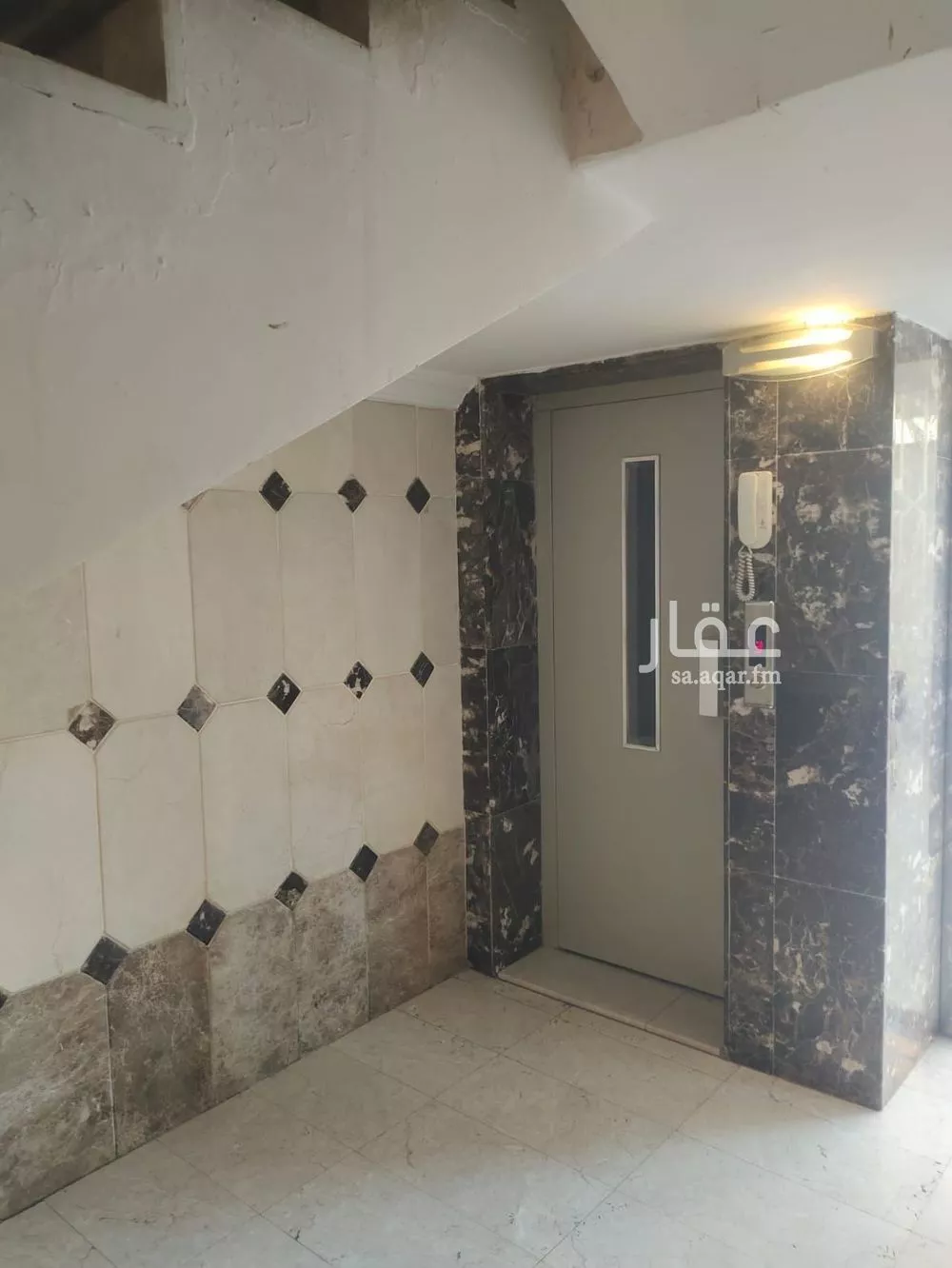 عمارة 654 م² في المروة 27