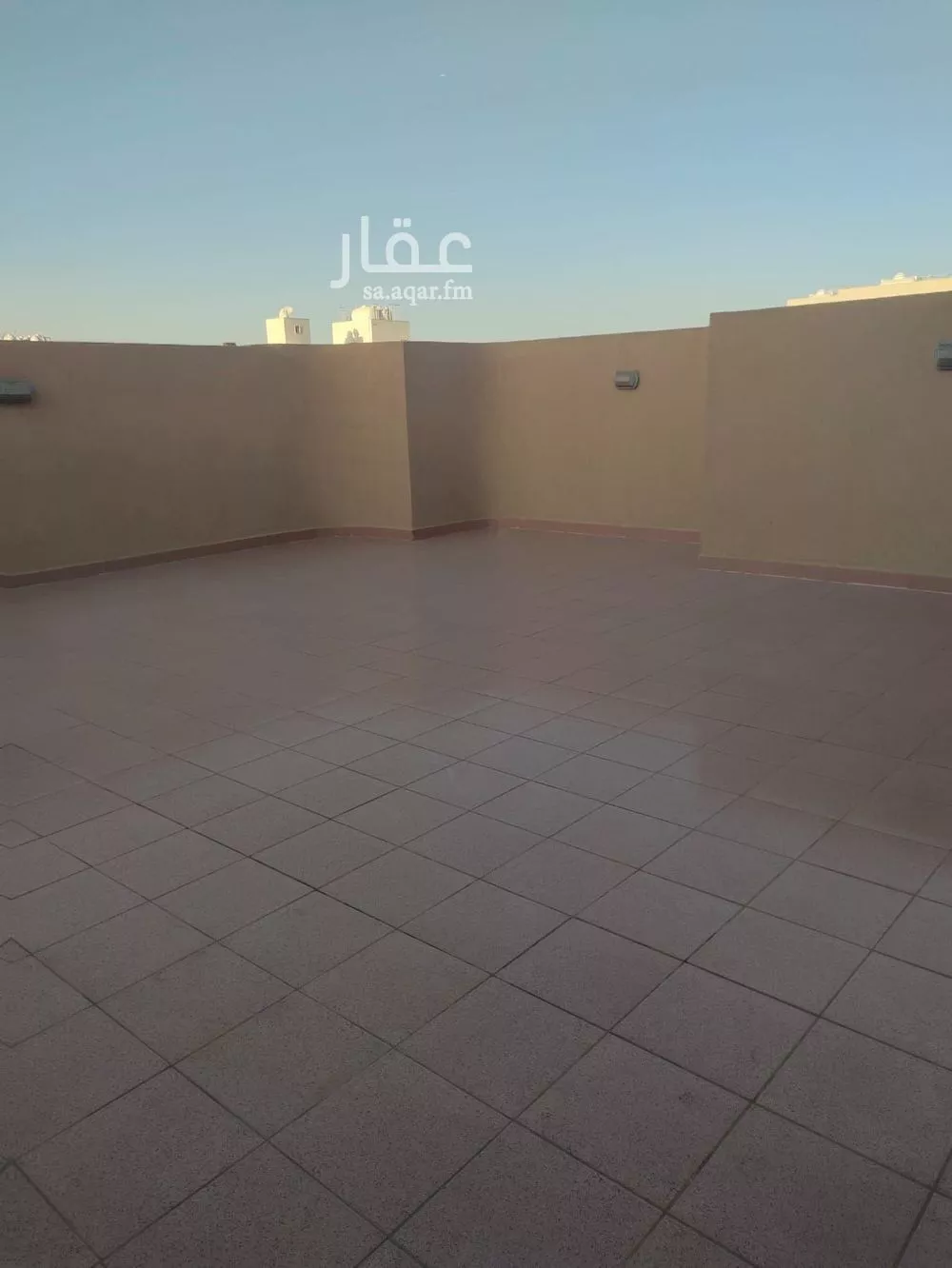 عمارة 654 م² في المروة 37