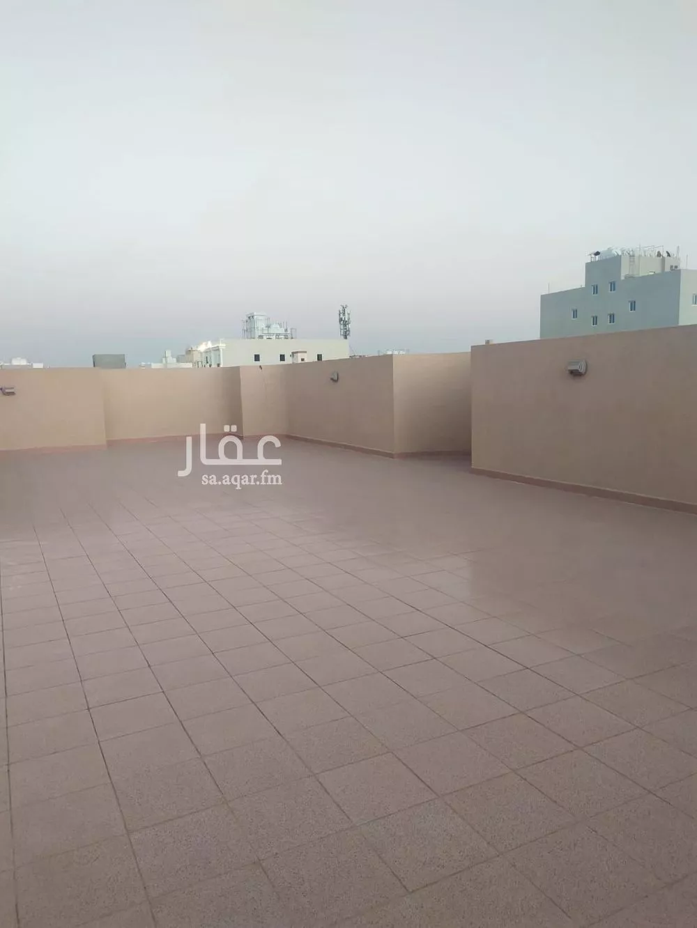عمارة 654 م² في المروة 9