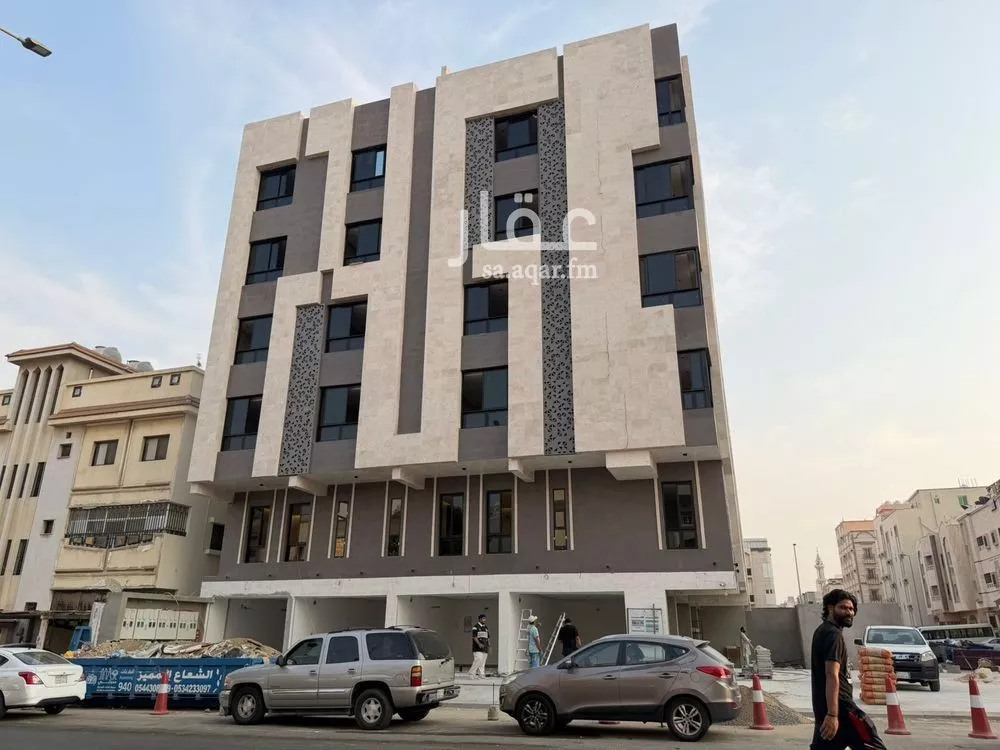 525 sqm shop in Al Bawadi 6