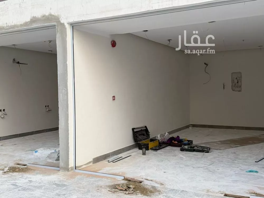 محل 525 م² في البوادي 9