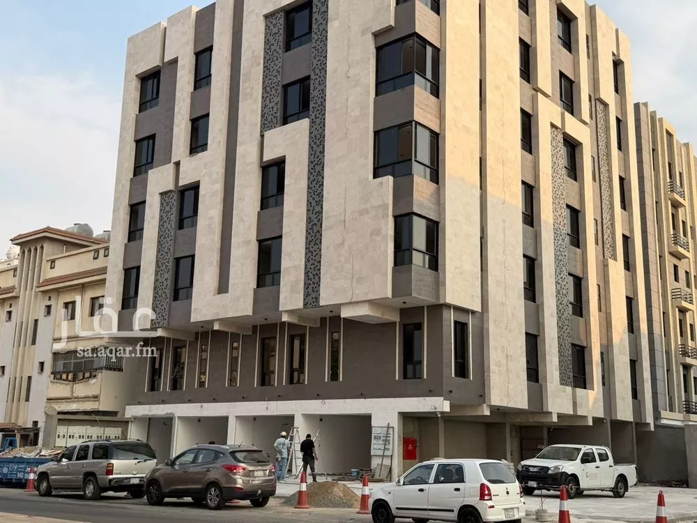 525 sqm shop in Al Bawadi 8