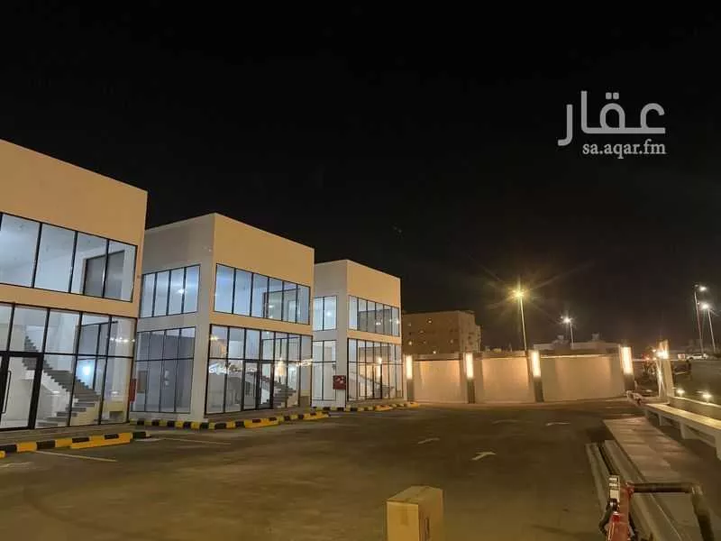 1626 sqm shop in Taibah 7