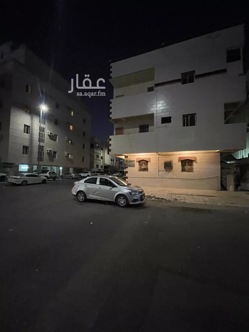 عمارة 390 م² في الصفا 8