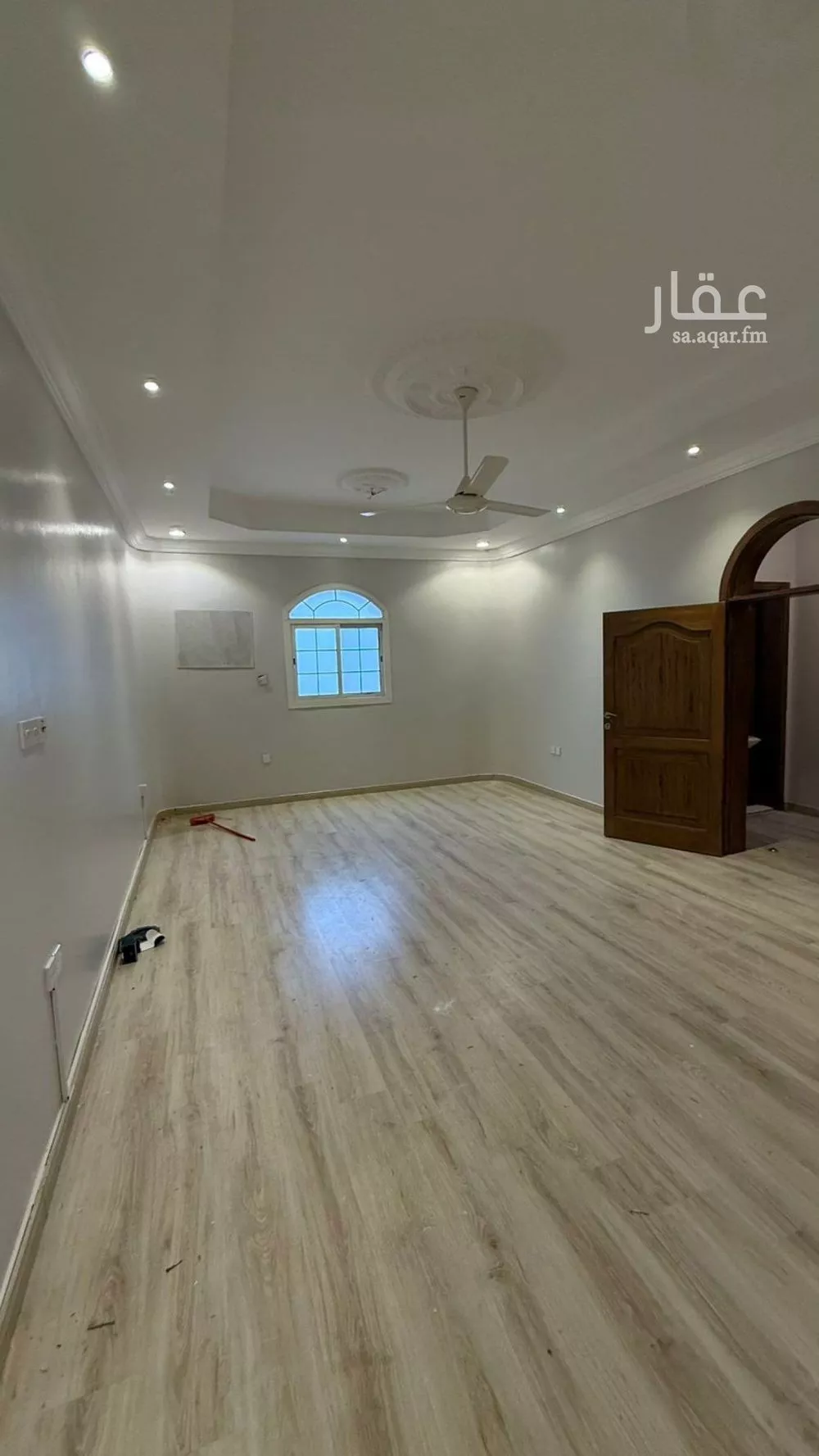 عمارة 694 م² في الصالحية 6