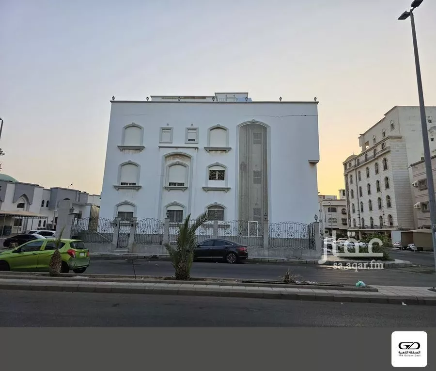 670 sqm building in Al Safa 13