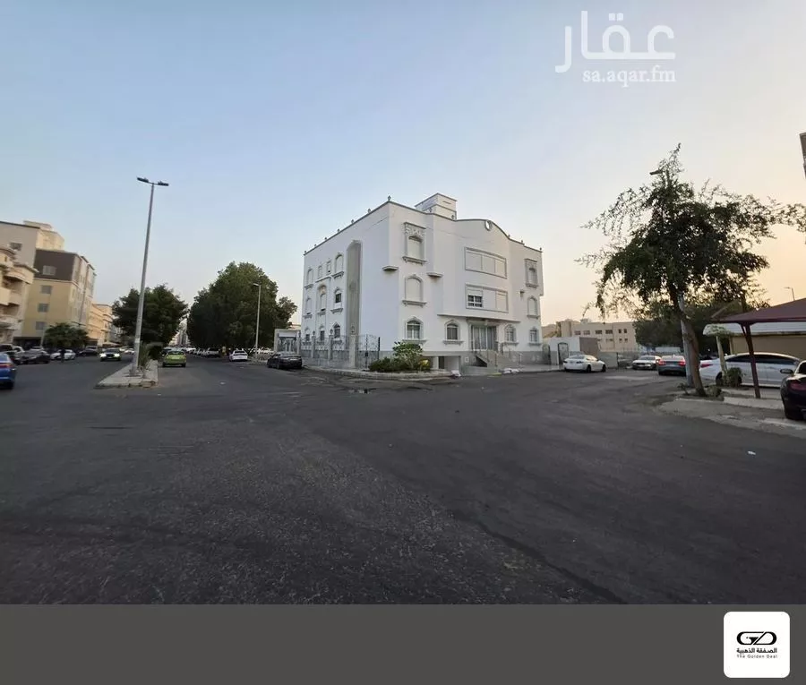 670 sqm building in Al Safa 8