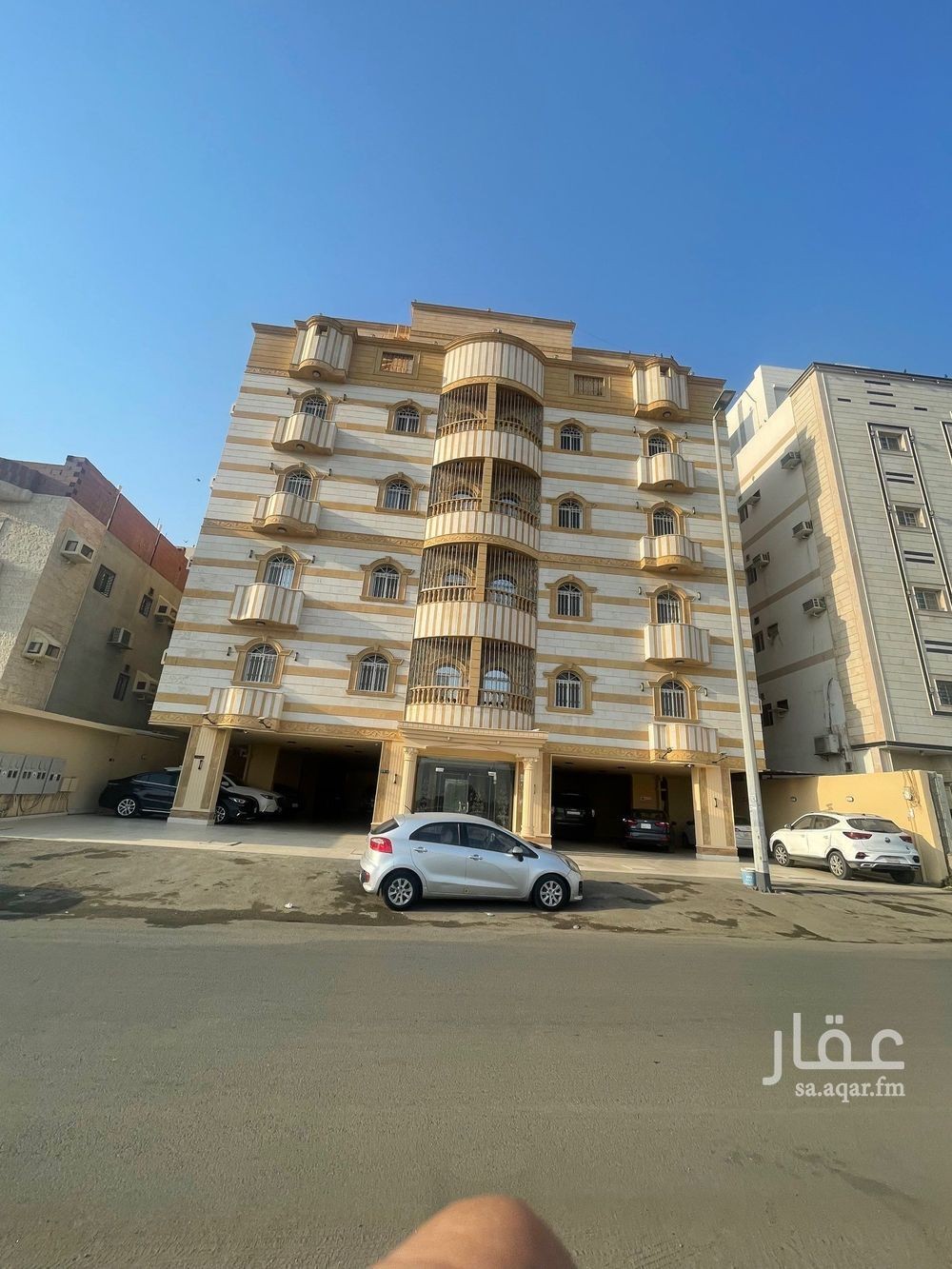 عقار 55 غرف في الواحة، جدة 13