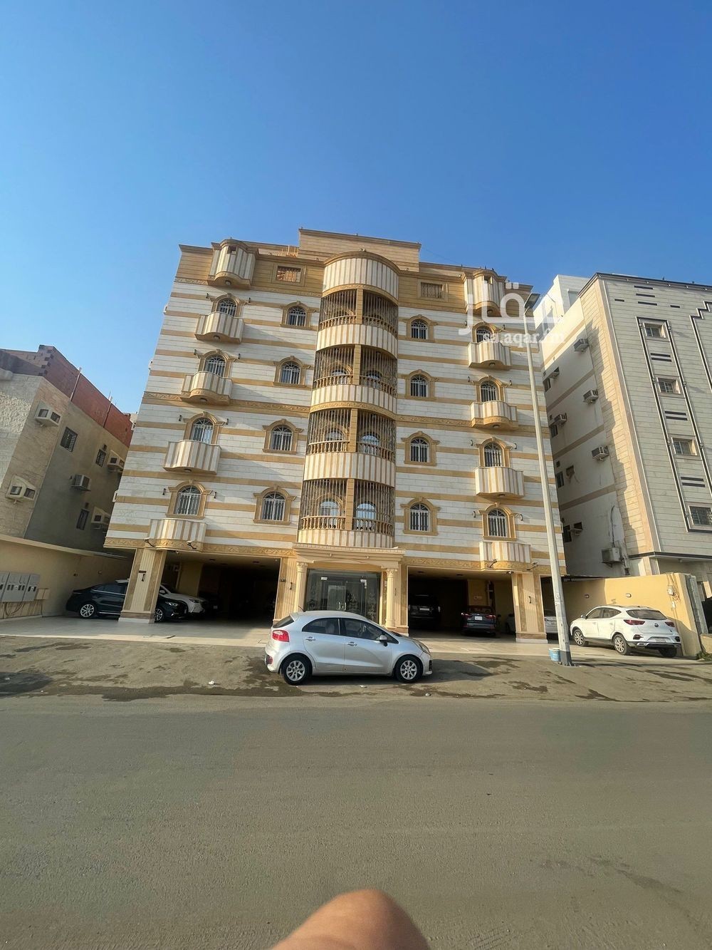 عقار 55 غرف في الواحة، جدة 9