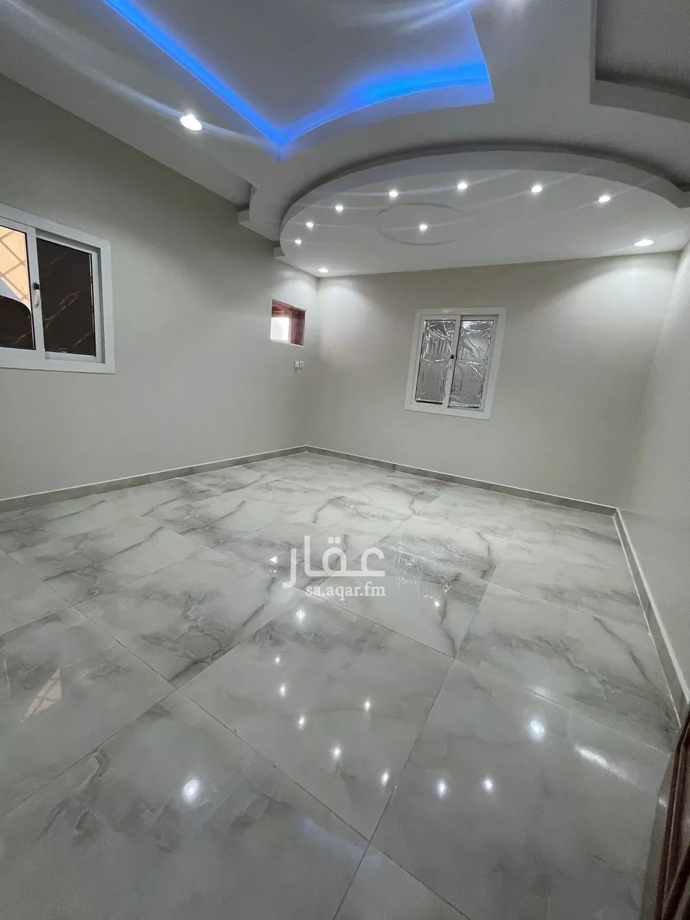 عمارة 720 م² في الواحة 7