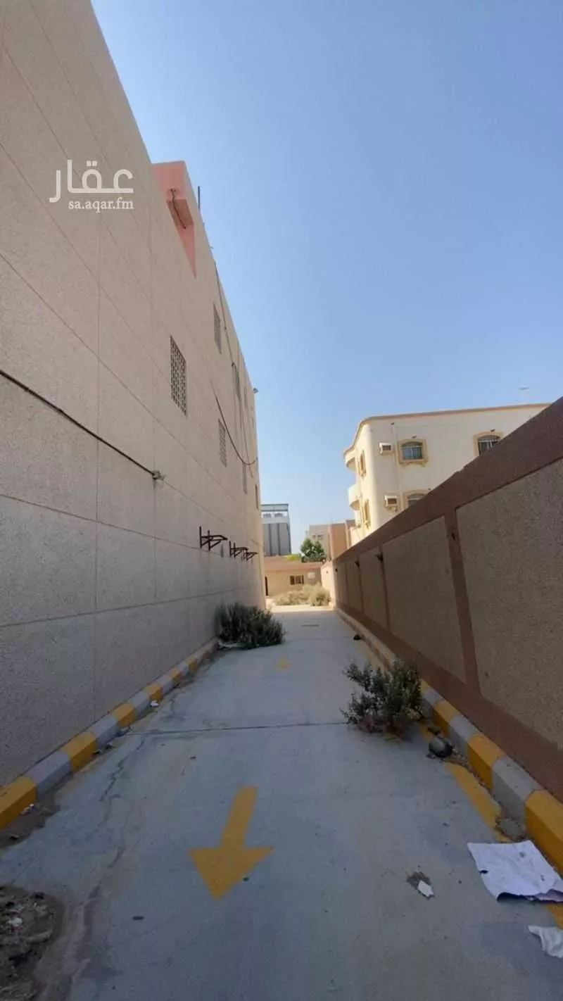 محل 999 م² في السامر 19