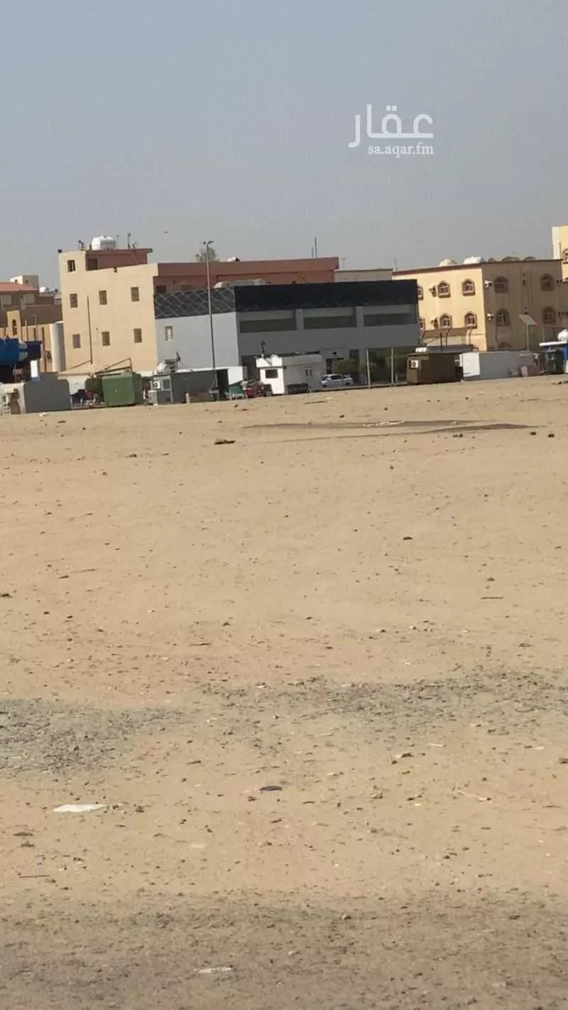 محل 999 م² في السامر 8