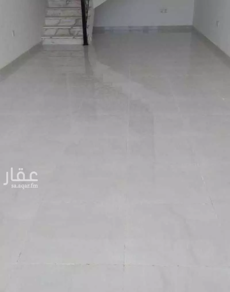 محل 1125 م² في الأمواج 2