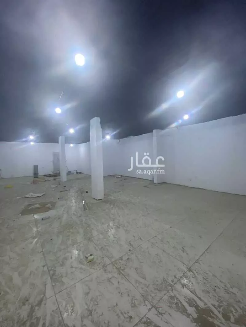 600 sqm shop in Al Hamdaniyah 5