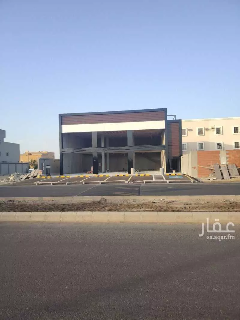 محل 630 م² في الياقوت 3