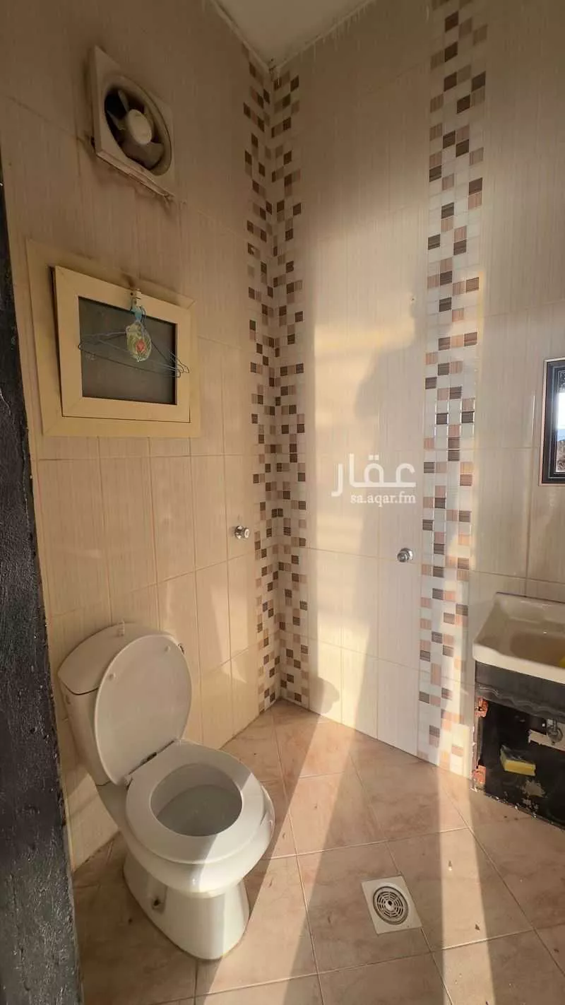 محل 90 م² في أبحر الجنوبية 11