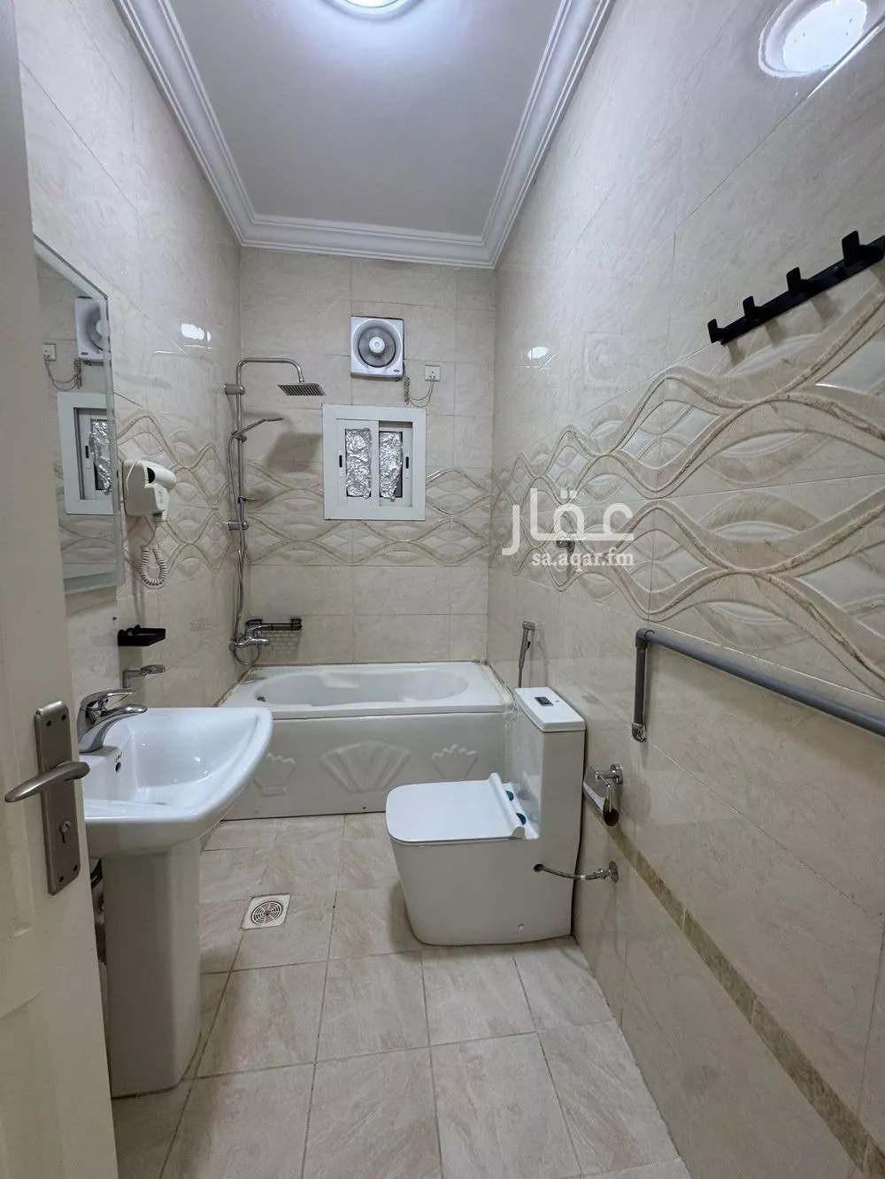 780 sqm building in Al Rabwa 16