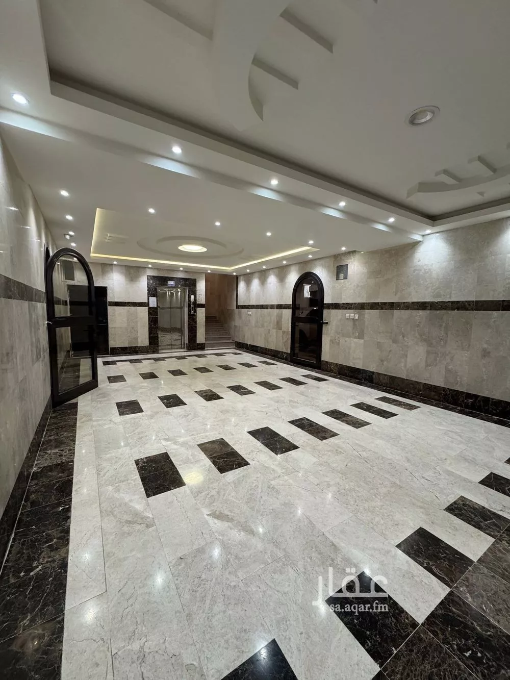 780 sqm building in Al Rabwa 18