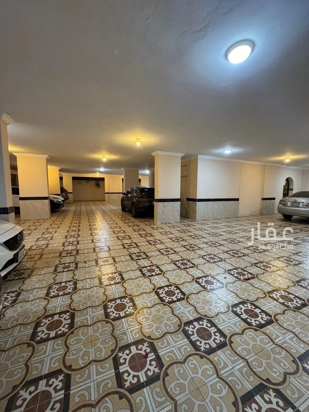 780 sqm building in Al Rabwa 20